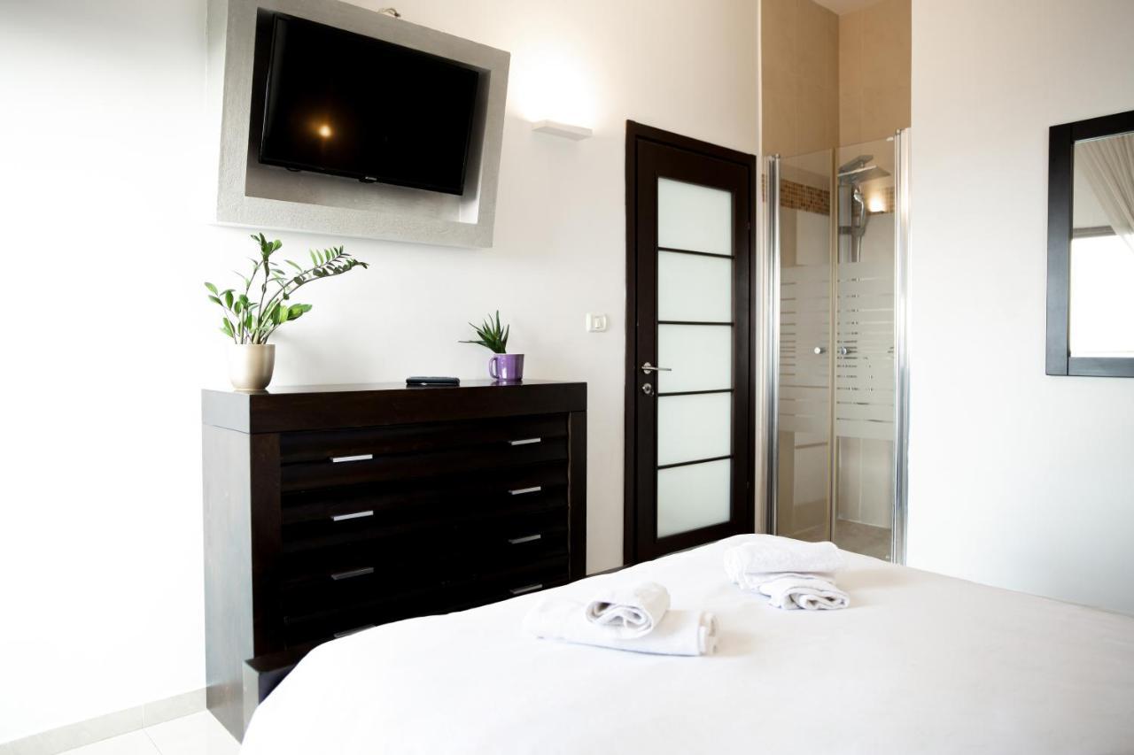 Sea View Apartment Prime Location On The Beach Tel Aviv Exteriör bild