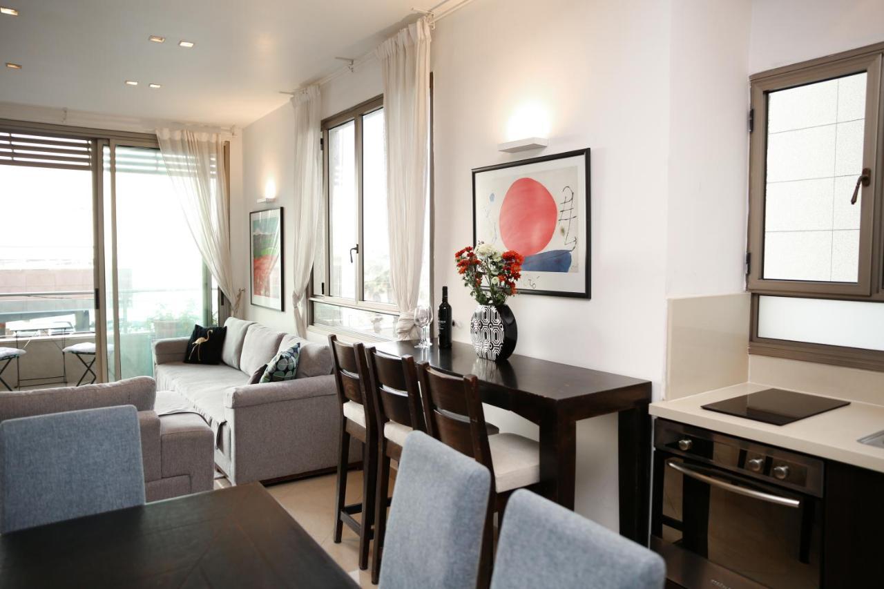 Sea View Apartment Prime Location On The Beach Tel Aviv Exteriör bild