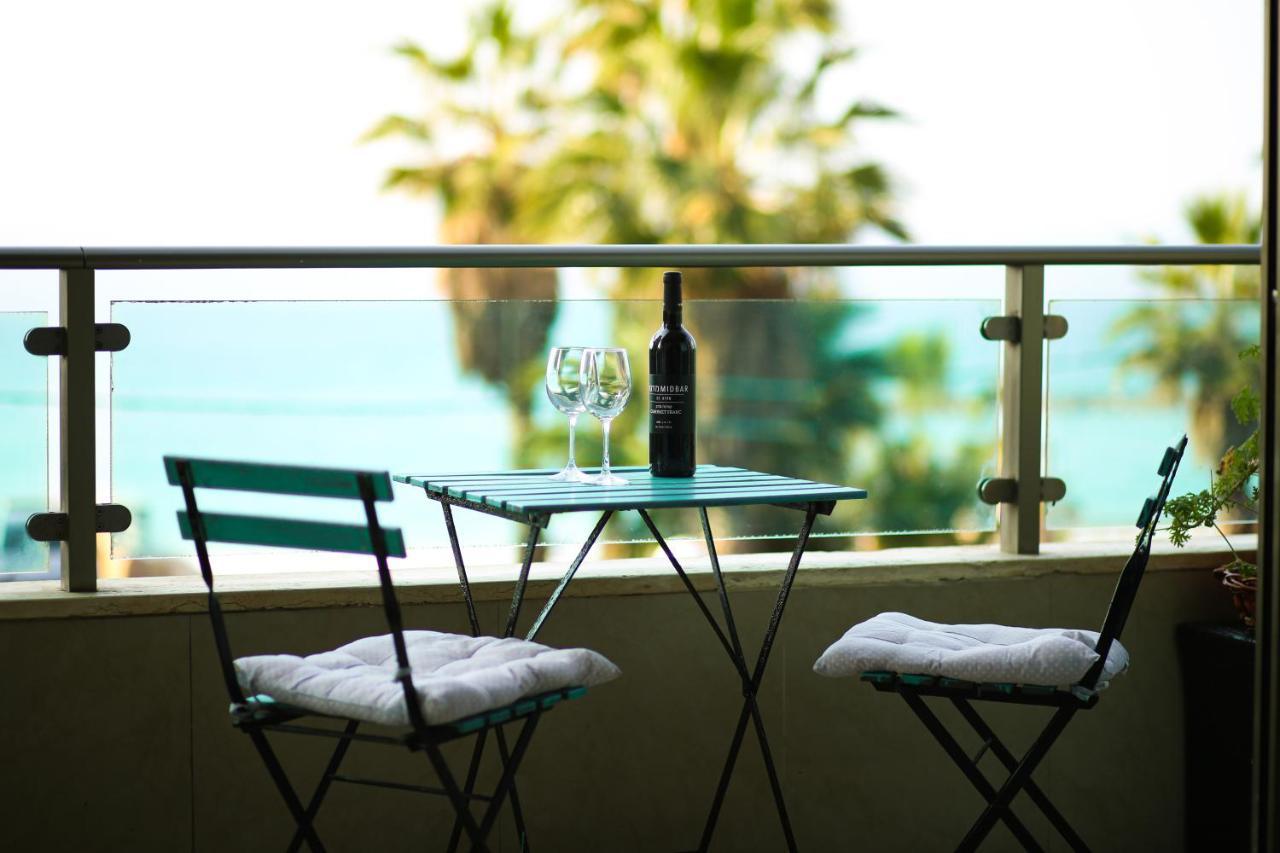 Sea View Apartment Prime Location On The Beach Tel Aviv Exteriör bild