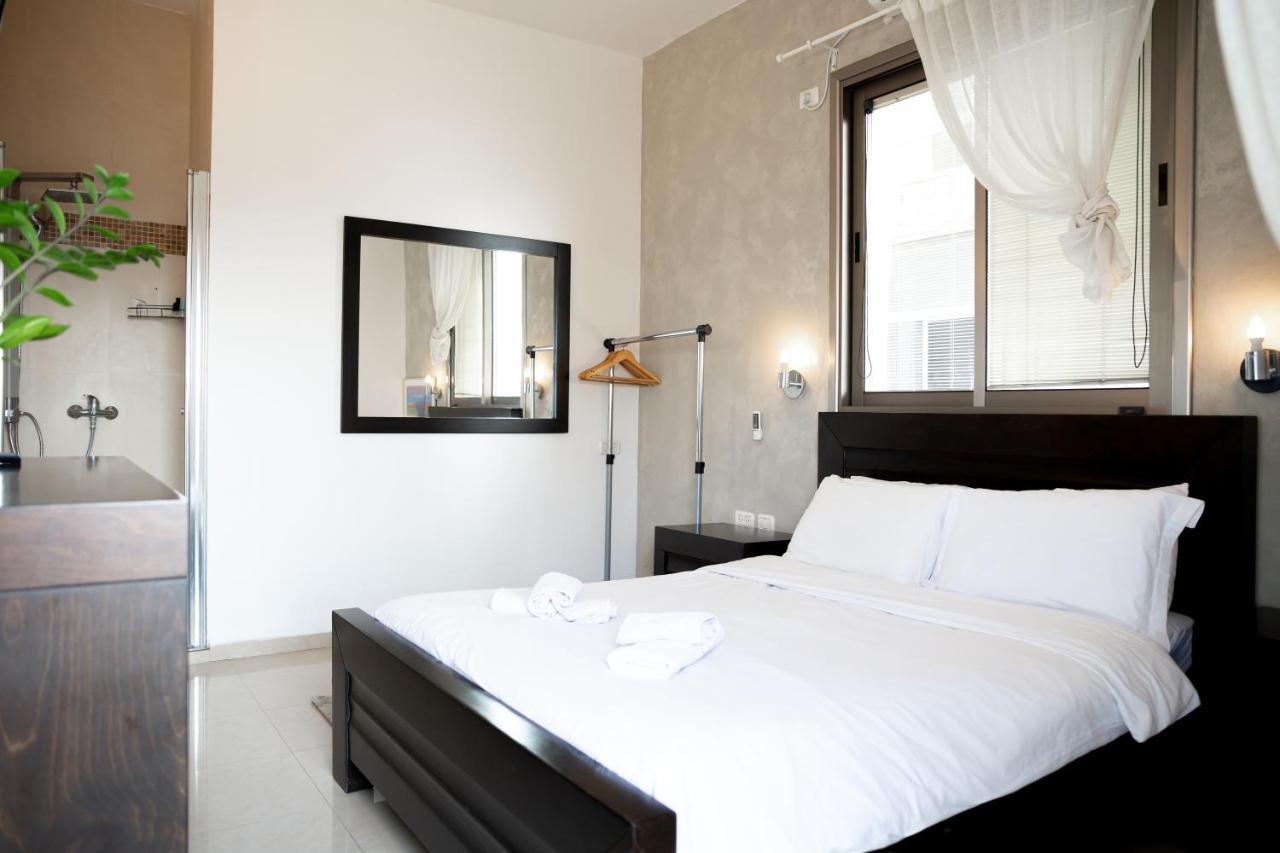 Sea View Apartment Prime Location On The Beach Tel Aviv Exteriör bild