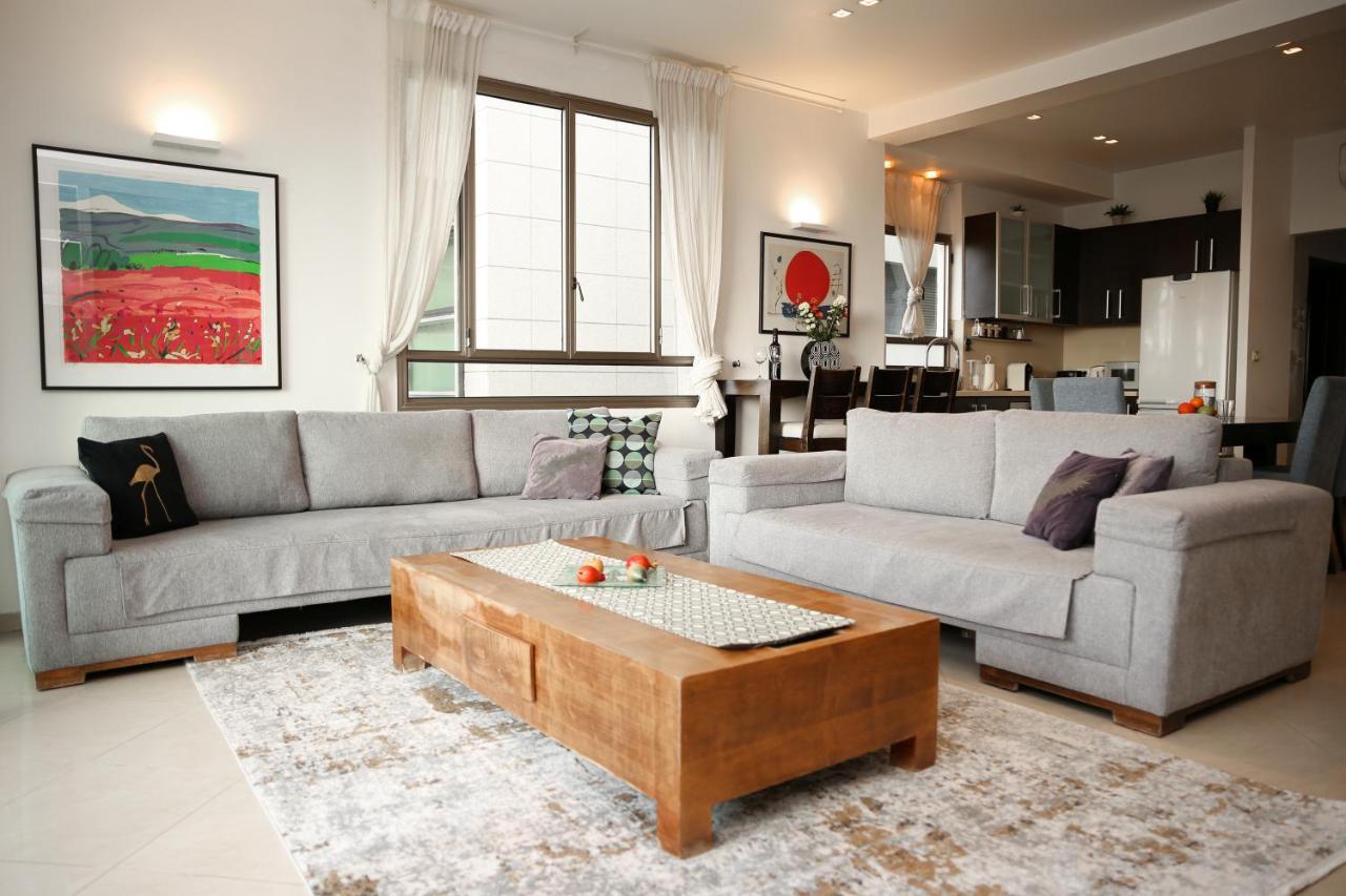 Sea View Apartment Prime Location On The Beach Tel Aviv Exteriör bild