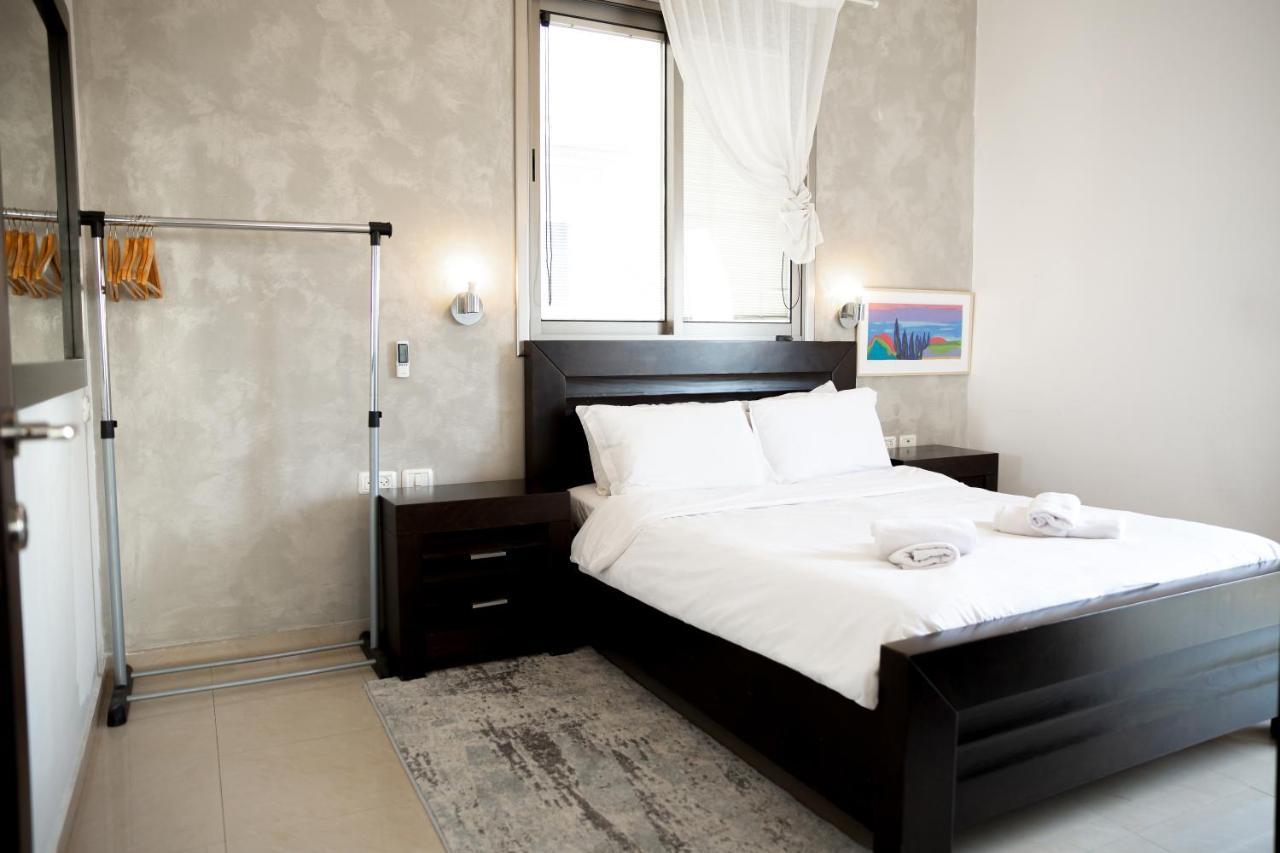 Sea View Apartment Prime Location On The Beach Tel Aviv Exteriör bild