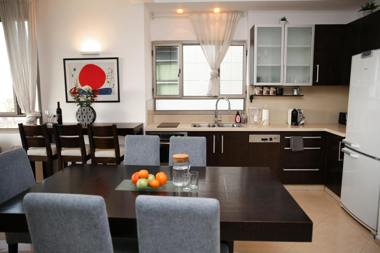 Sea View Apartment Prime Location On The Beach Tel Aviv Exteriör bild