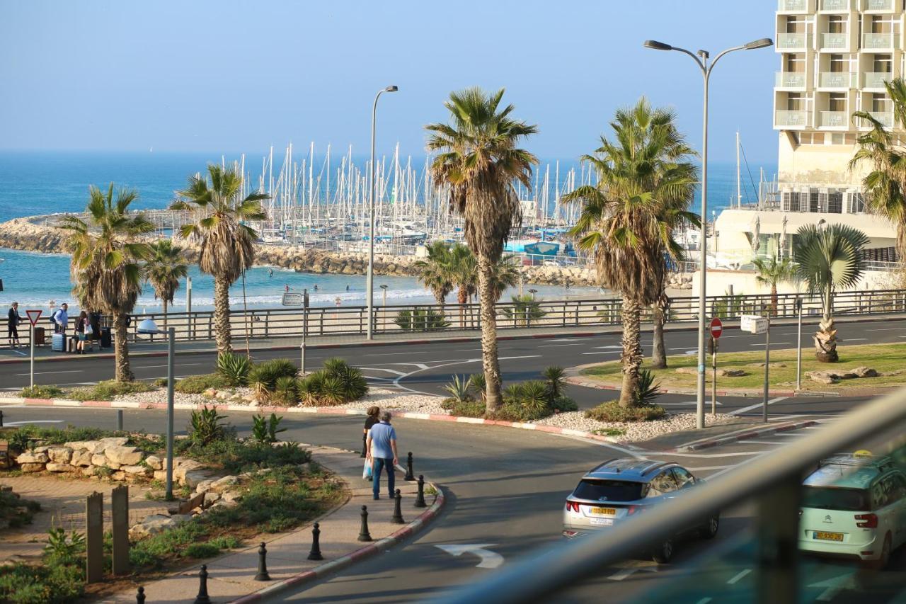 Sea View Apartment Prime Location On The Beach Tel Aviv Exteriör bild